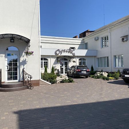 Орхідея Hotel Romny Eksteriør billede