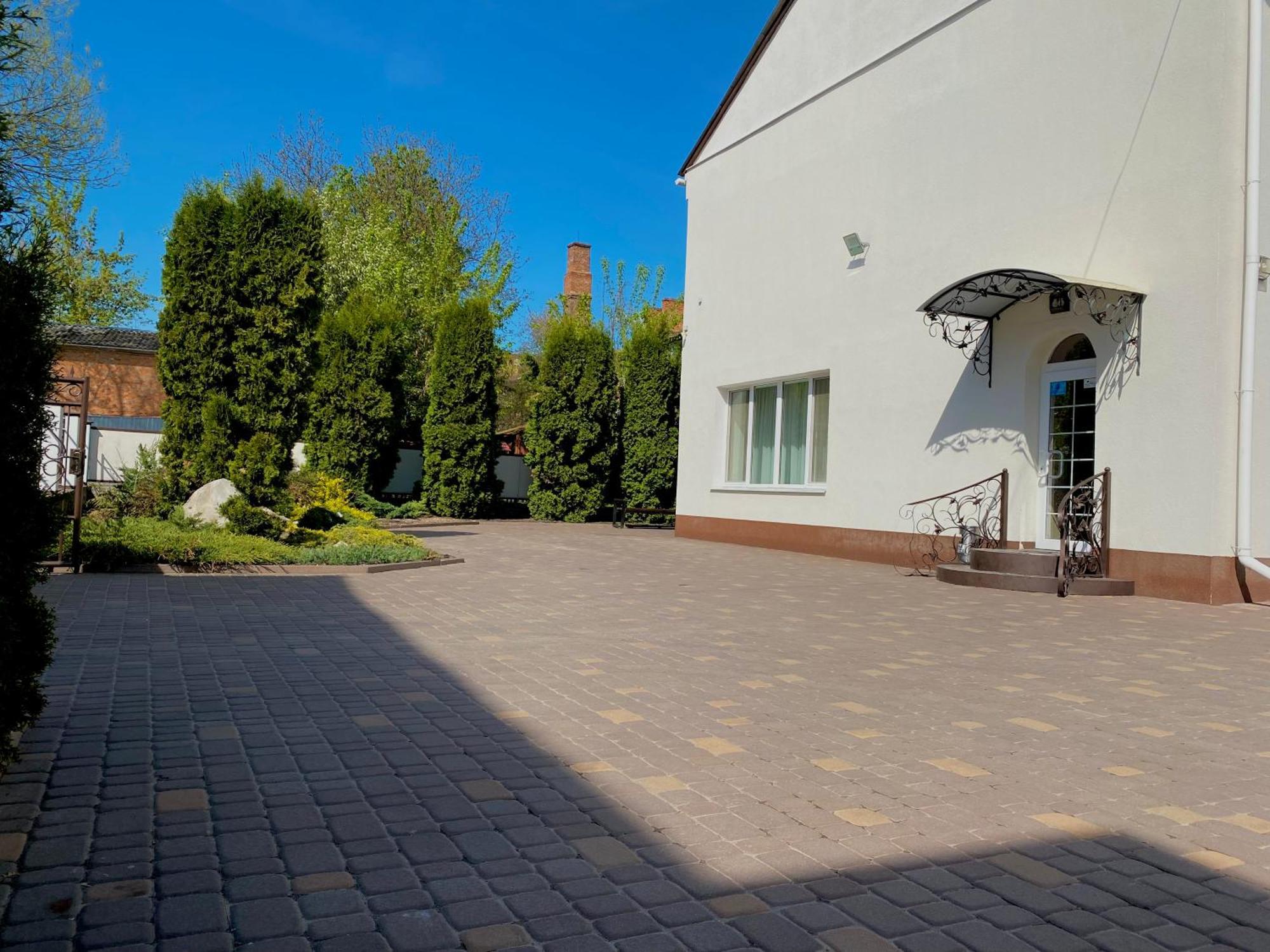 Орхідея Hotel Romny Eksteriør billede