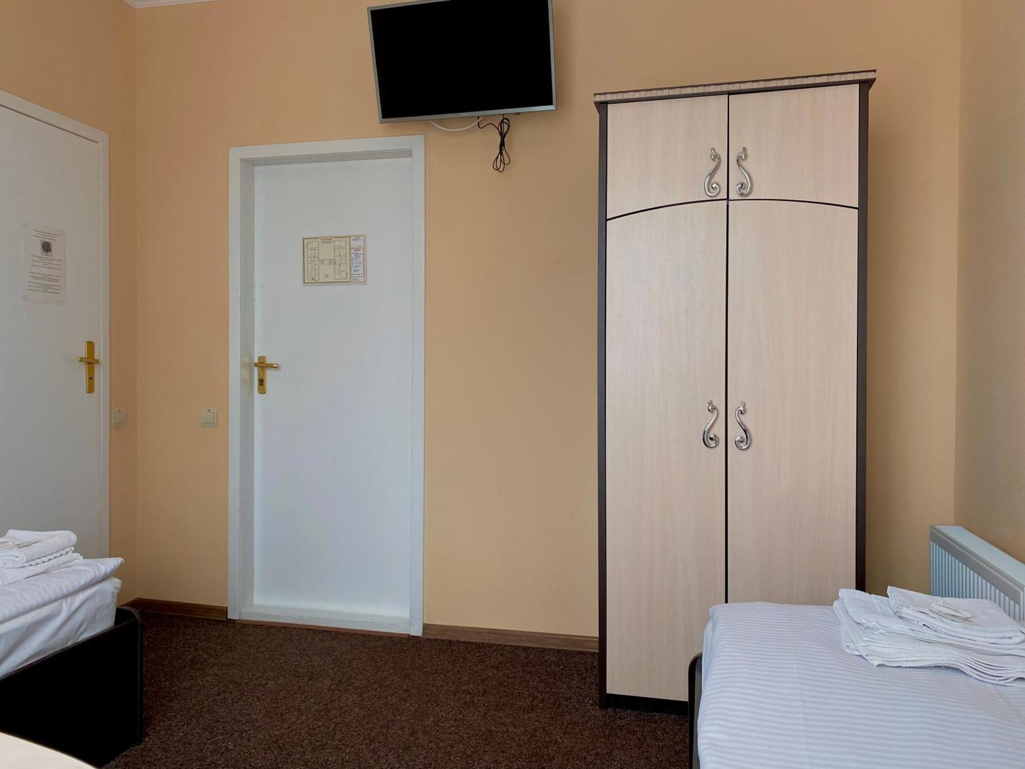 Орхідея Hotel Romny Eksteriør billede