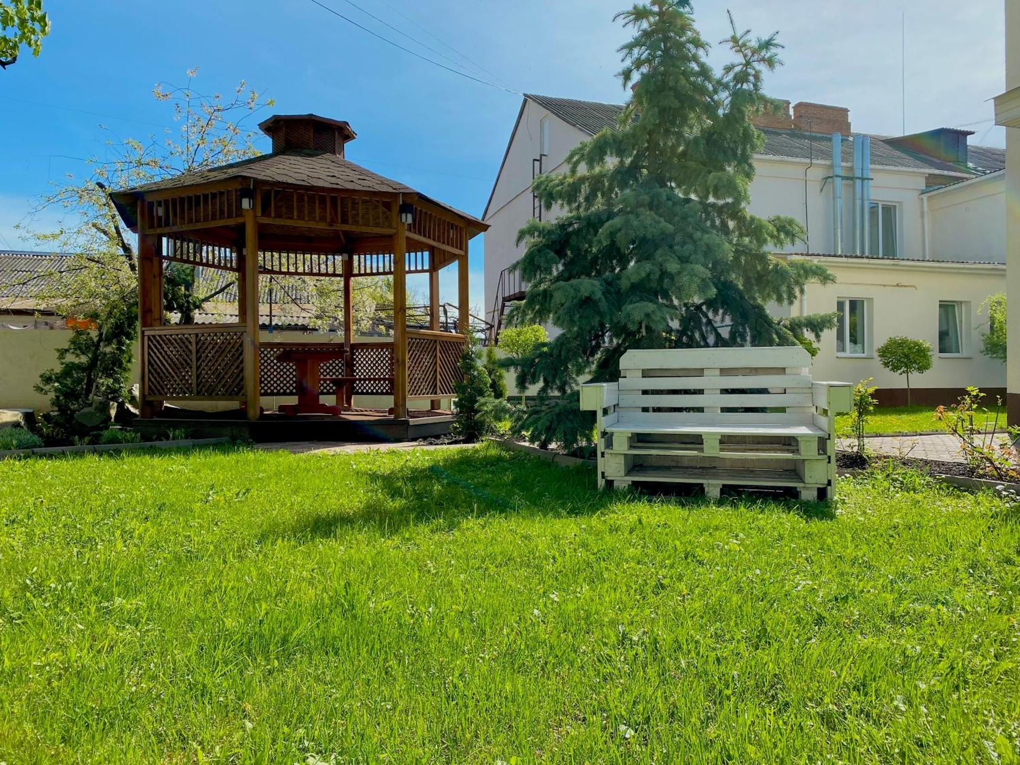 Орхідея Hotel Romny Eksteriør billede