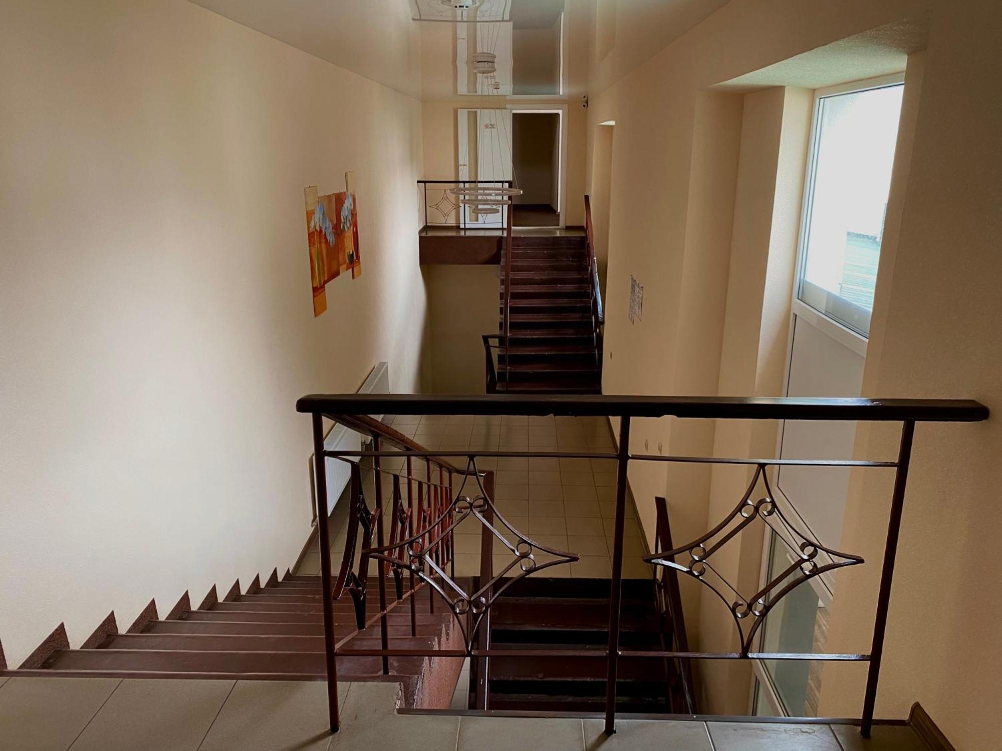 Орхідея Hotel Romny Eksteriør billede