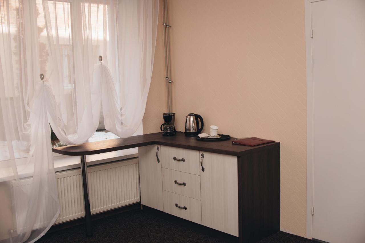 Орхідея Hotel Romny Eksteriør billede